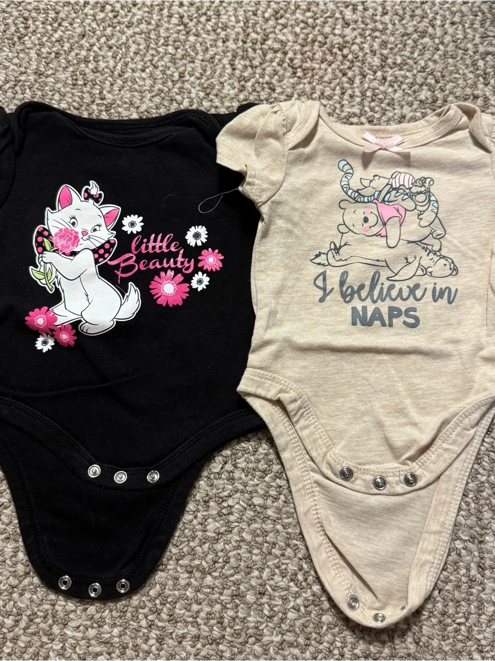 Lot of 2 Disney Baby Girl Bodysuits Aristocats Winnie the Pooh 0-3 Months